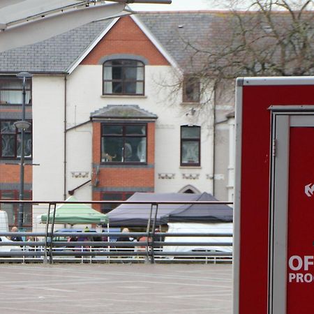 1 Fitzhamon Embankment Apartments Opposite Principality Stadium - Long Stay Offer Cardiff Exterior foto