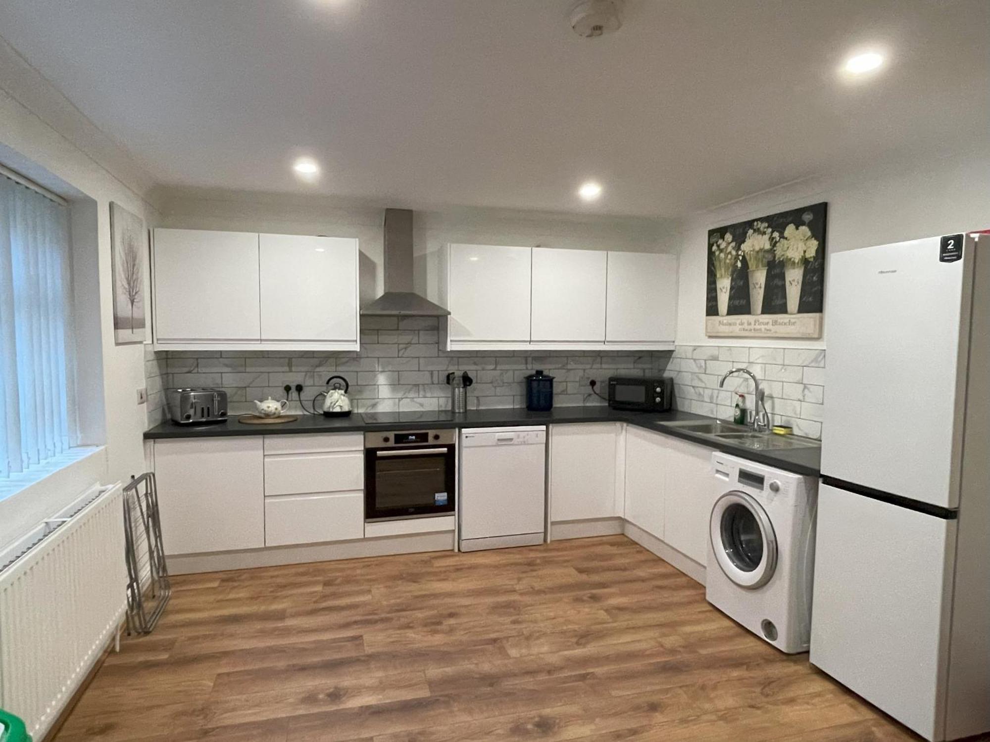 1 Fitzhamon Embankment Apartments Opposite Principality Stadium - Long Stay Offer Cardiff Quarto foto